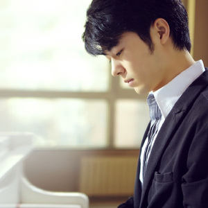 骚娘们扣屄自慰
